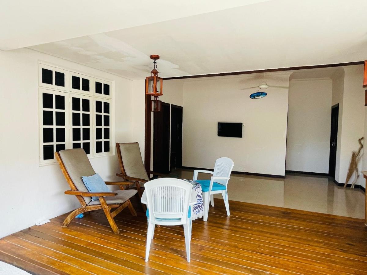 Hotel Orimas Retreat à Thulusdhoo Extérieur photo